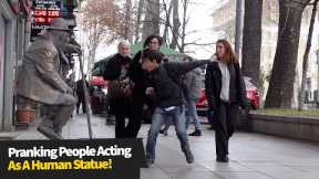 Pranking People As A Human Statue! ?