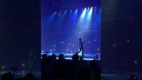 Fan nails half-court basketball shot to win $25k at Drake concert