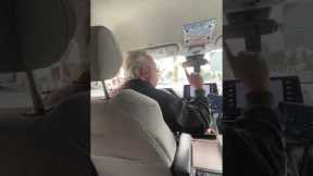 Taxi driver in Las Vegas raps for passengers