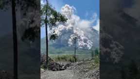 Indonesia's Merapi volcano unleashes massive hot clouds