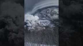 Huge ash plume eruption in Russia