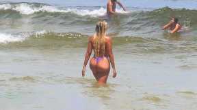 INCREDIBLE BEACH MOMENTS CAUGHT ON CAMERA