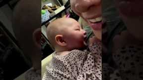 Baby sleep laughs and it's adorable!
