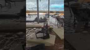 Savage 30m waves destroy boat in Antarctica