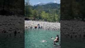 Woman Fails Dive During Scenic Videeo
